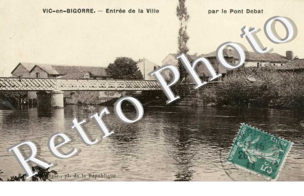 Entree de la Ville par le Pont Debat