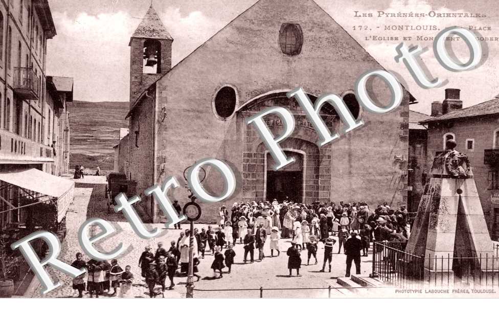 La place, l'eglise et monument dagobert