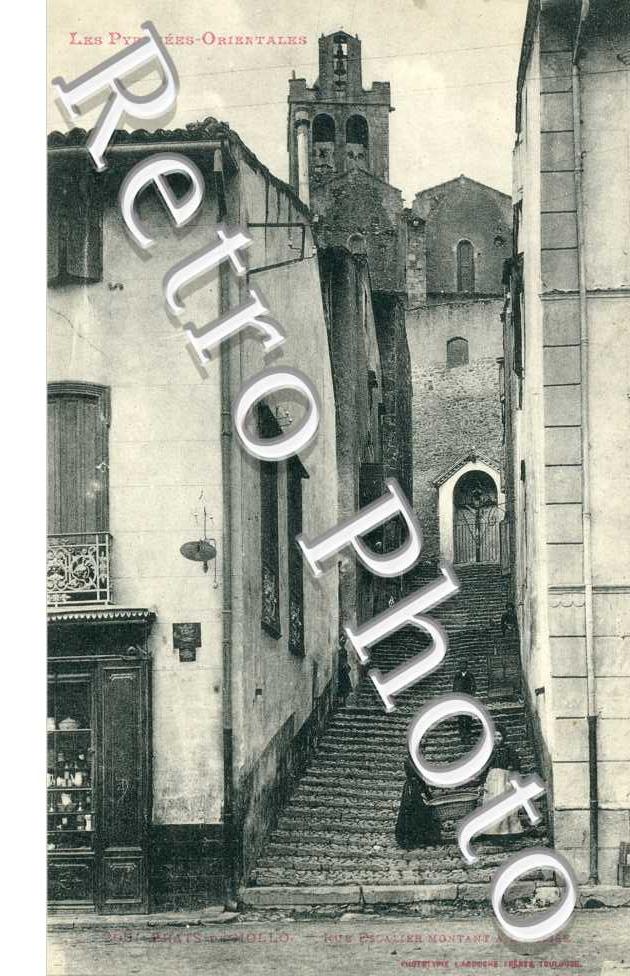 escalier montant a l'eglise