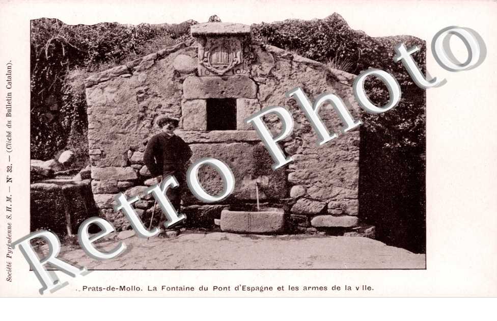La Fontaine du Pont d'Espagne et les armes de la Ville
