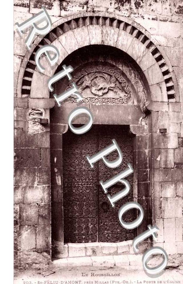 SAINT-FELIU-D'AMONT pres Millas  La porte de l'eglise