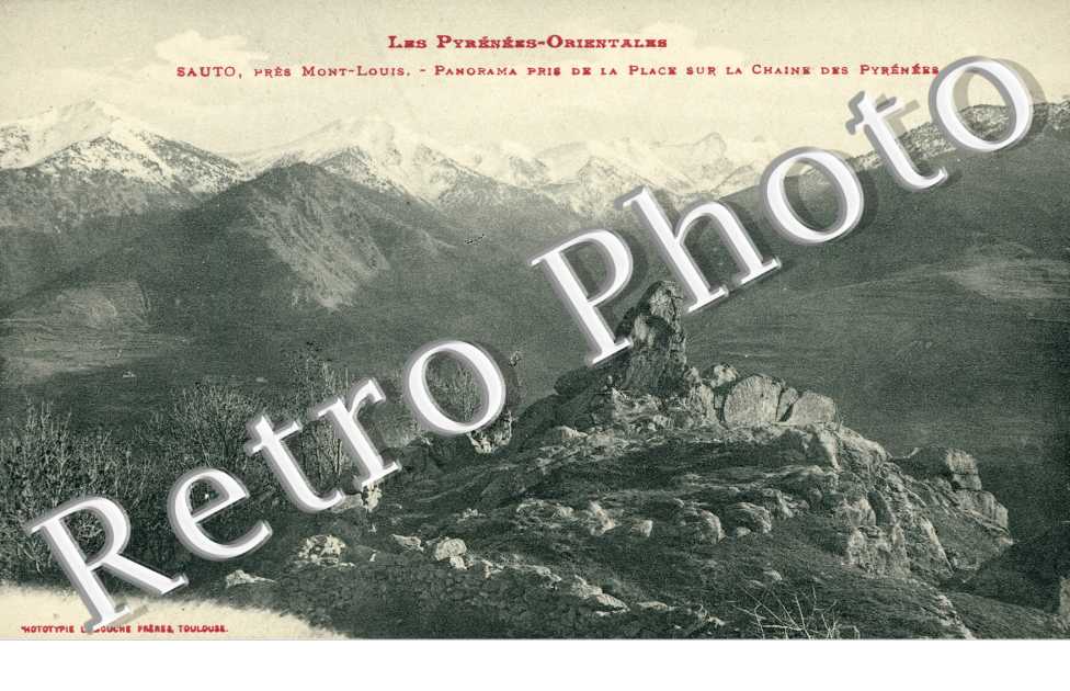 pres Mont-Louis panorama pris de la Place sur la chaine des Pyrenes