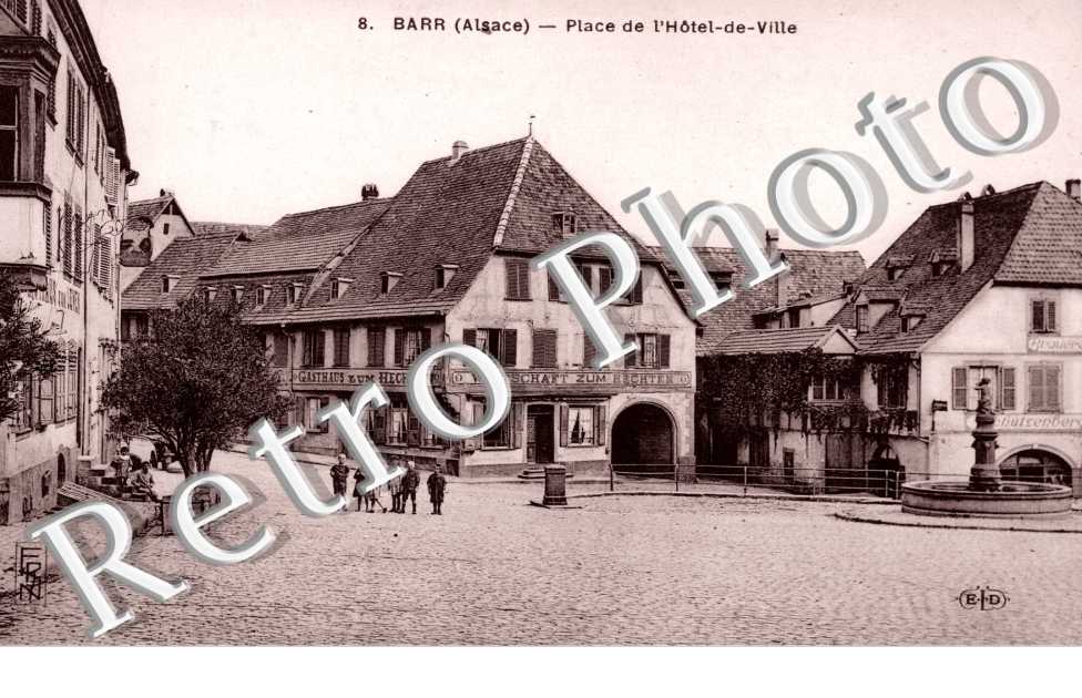 la Place de l'Hotel-de-Ville