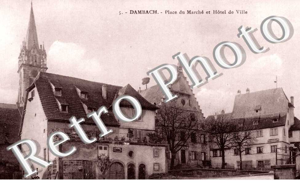 Place du Marche et Hotel de Ville