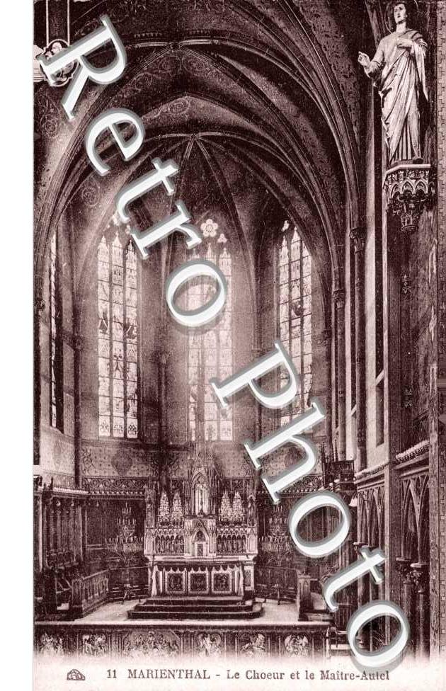 Interieur de l'eglise