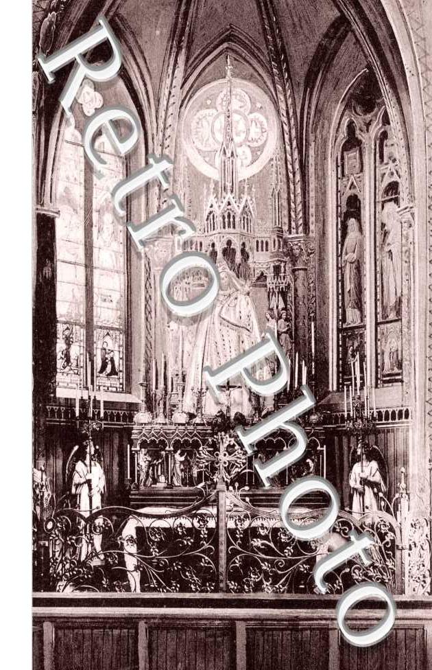 Interieur de l'eglise