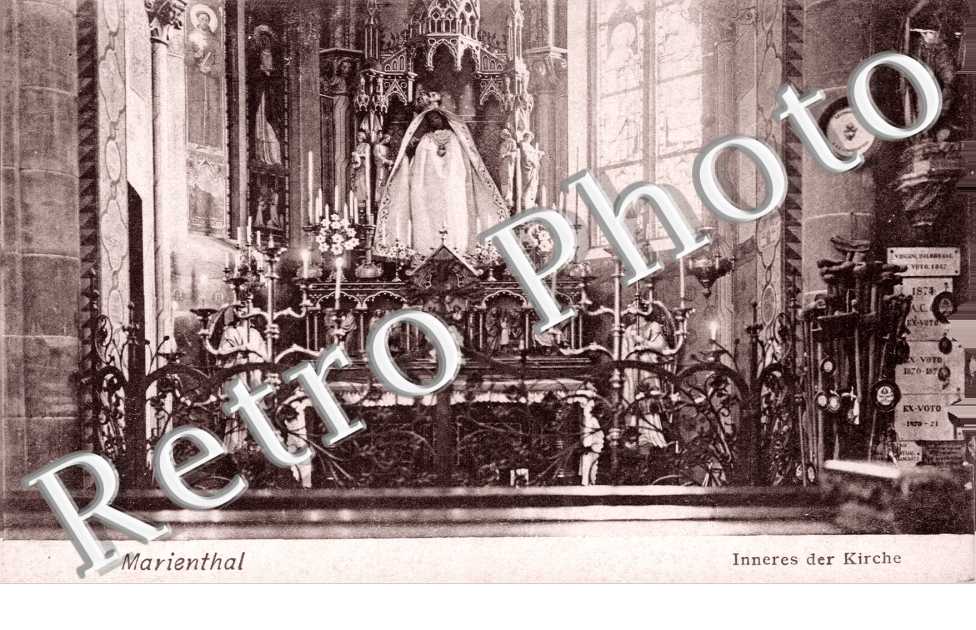 Interieur de l'eglise