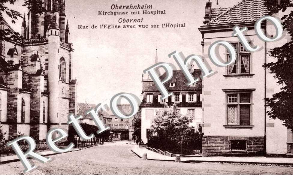 rue de l'eglise avec vue sur l'hopital