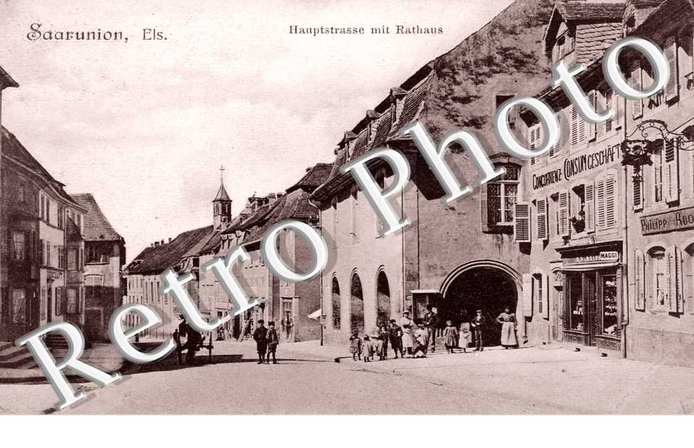 Rue principale et mairie / Hauptstrasse mit Rathaus