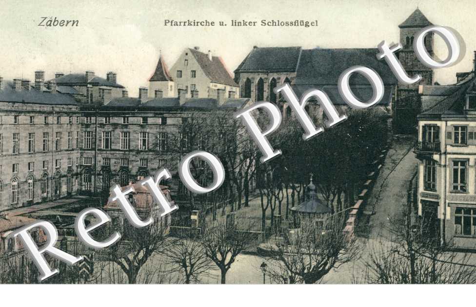 Pfarrkirche und linker Schlossflugel