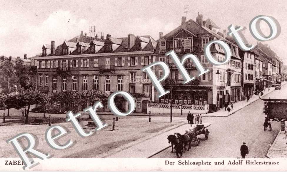 place du chateau et rue Adolf Hitler