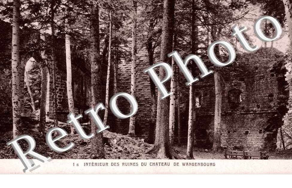 Interieur des ruines du Chateau
