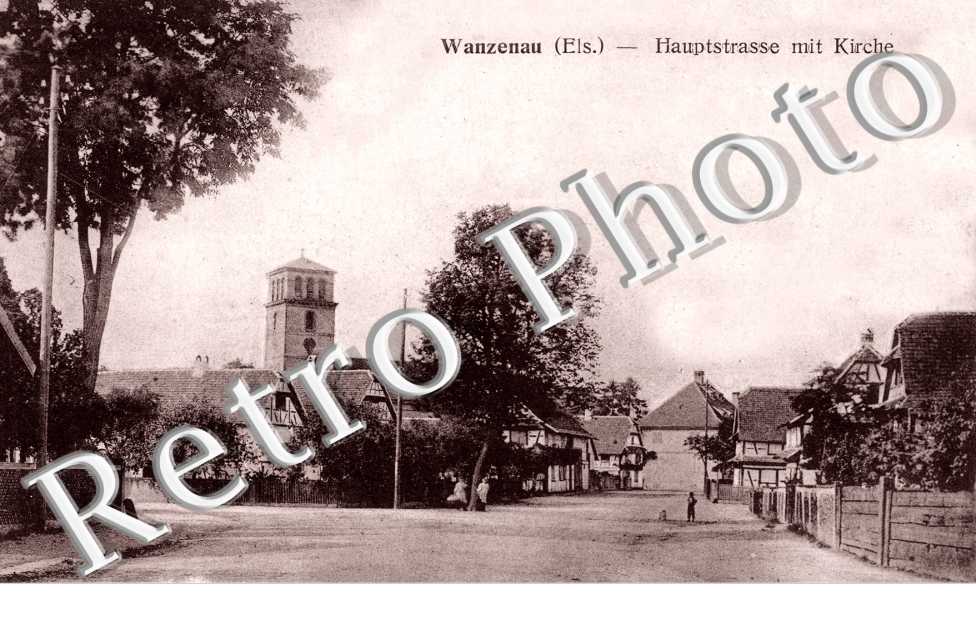 Haupststrasse mit Kirche