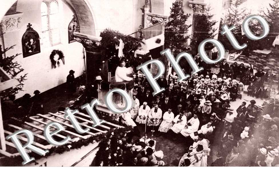 Ceremonie religieuse - Interieur de l'eglise -31 juillet 1922