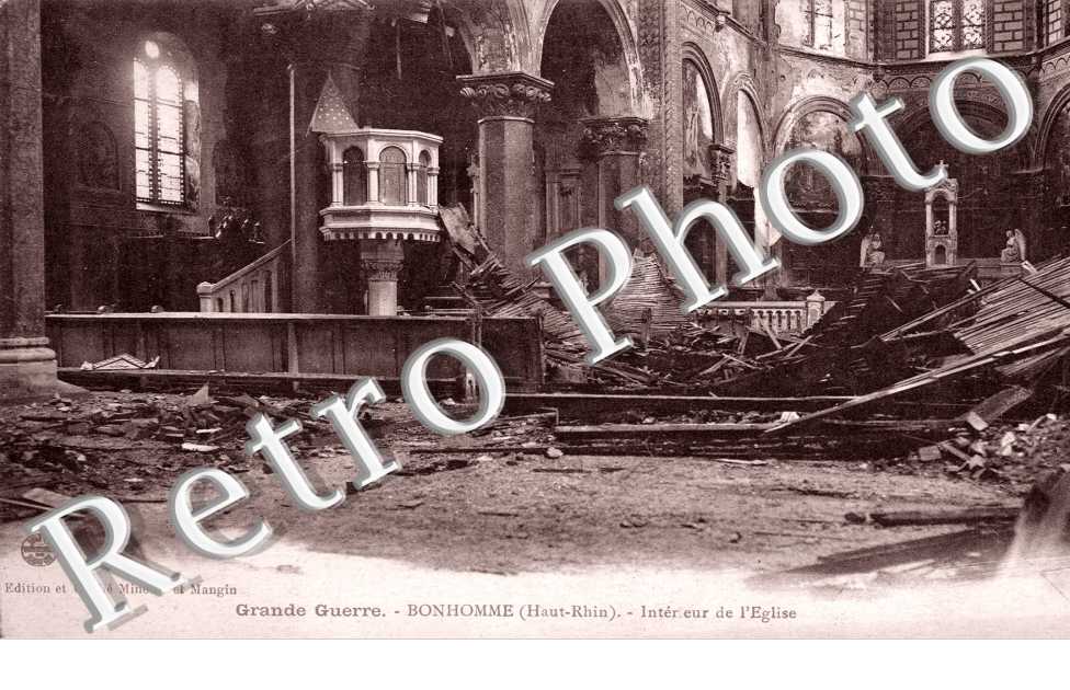 Interieur de l'Eglise bombardee