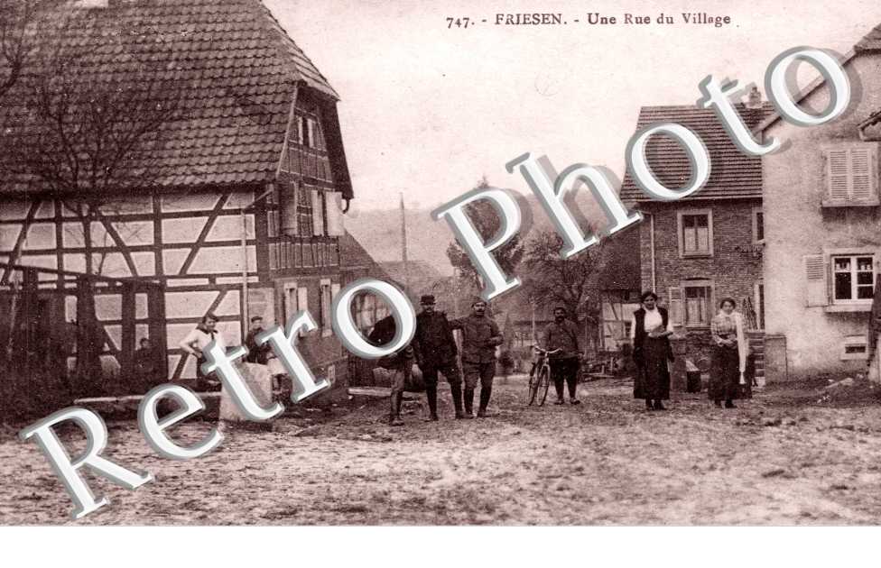 une rue du village