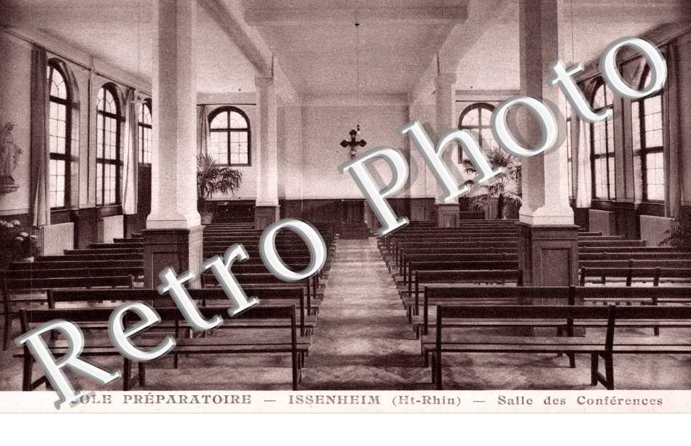 Ecole Préparatoire - Salle des Conférences
