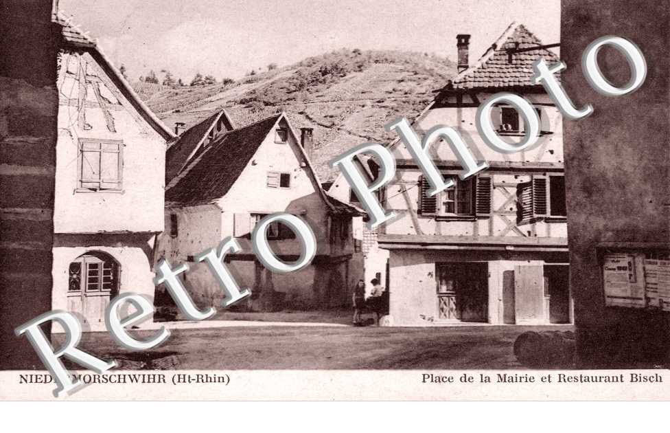place de la mairie et restaurant Bisch