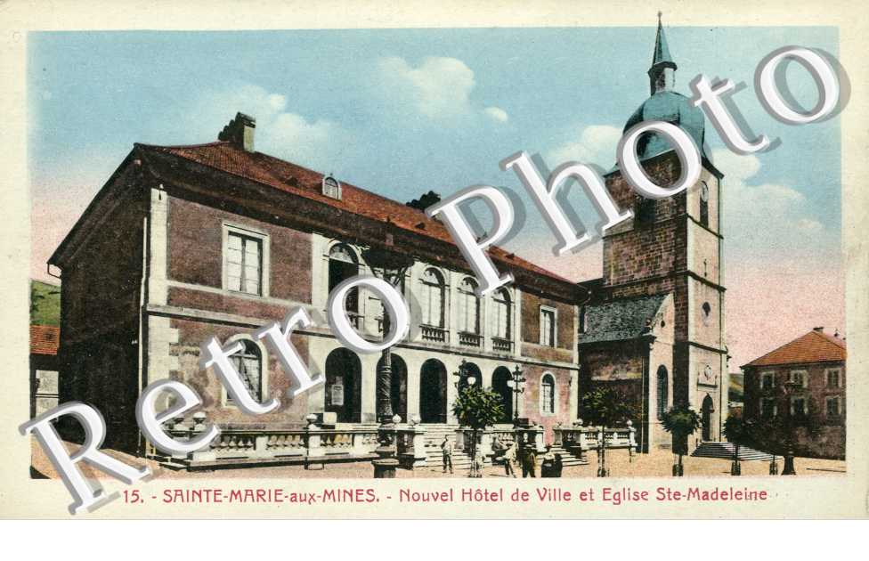 Nouvel Hotel de Ville et Eglise Ste Madeleine
