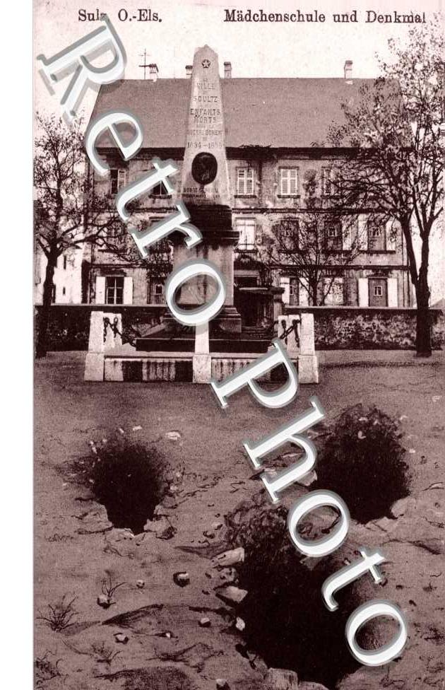 Madschenschule und Denkmal