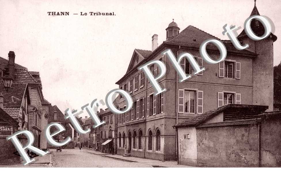 Le Tribunal