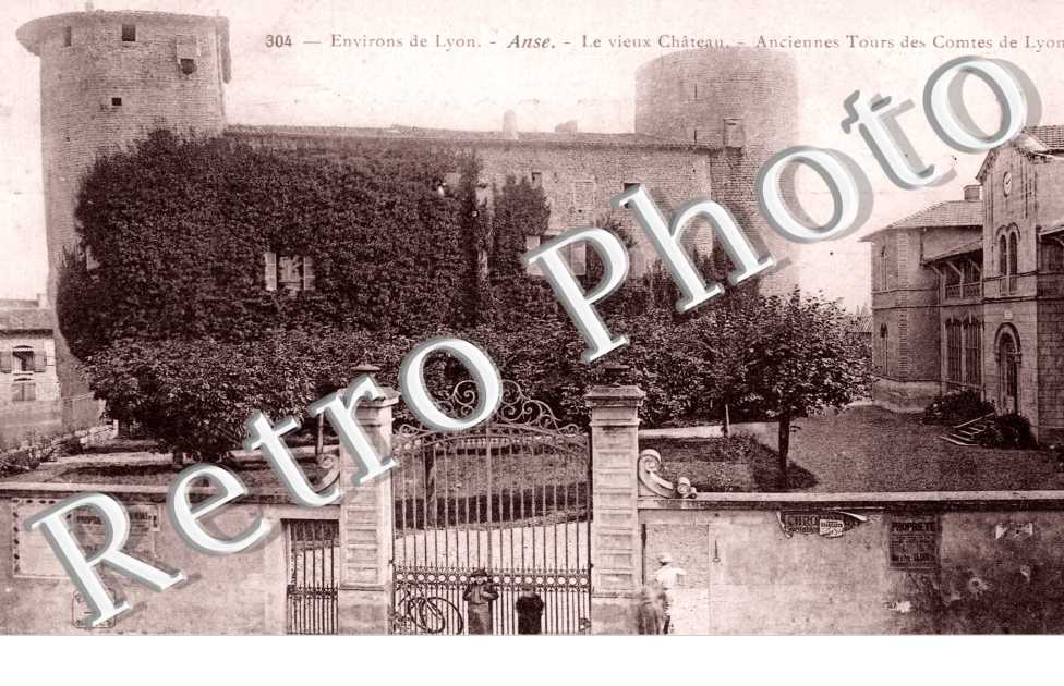 Le vieux chateau - anciennes tours des comtes de Lyon