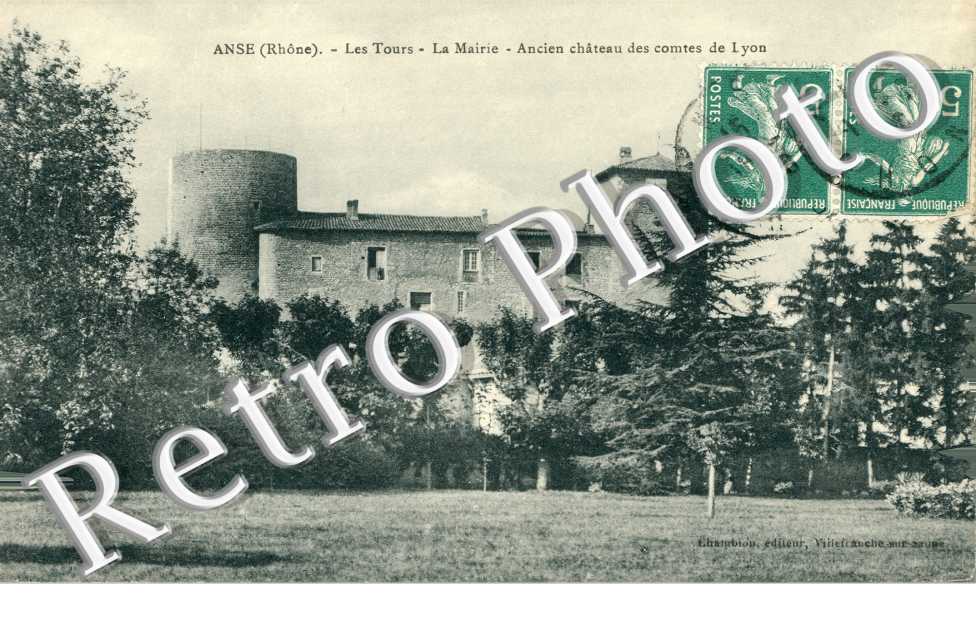 Les Tours' La Mairie' Ancien château des Comtes de Lyon