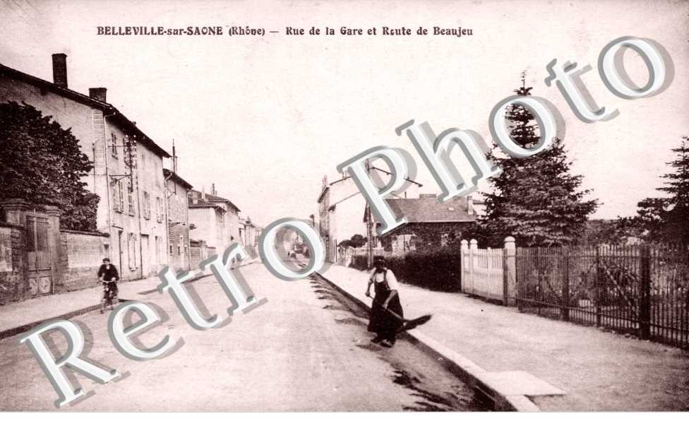 Rue de la Gare et Route de Beaujeu