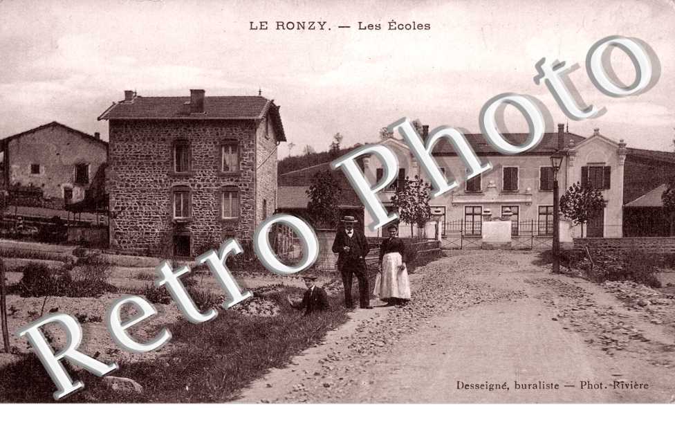 Le Ronzy, Les Ecoles