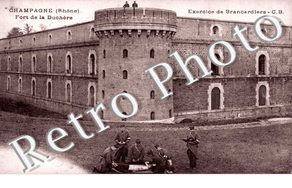 Fort de la Duchere, exercice des Brancardiers