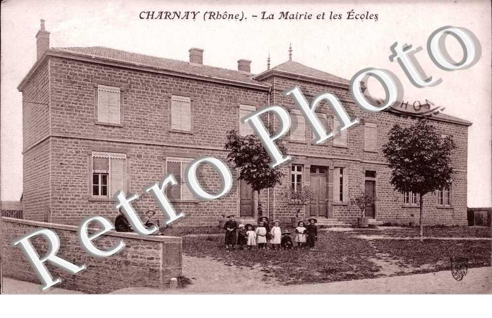 la mairie et les ecoles