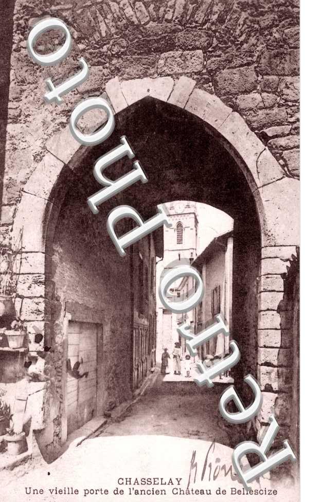 Vieille Porte de l'ancien Chateau de Bellescize
