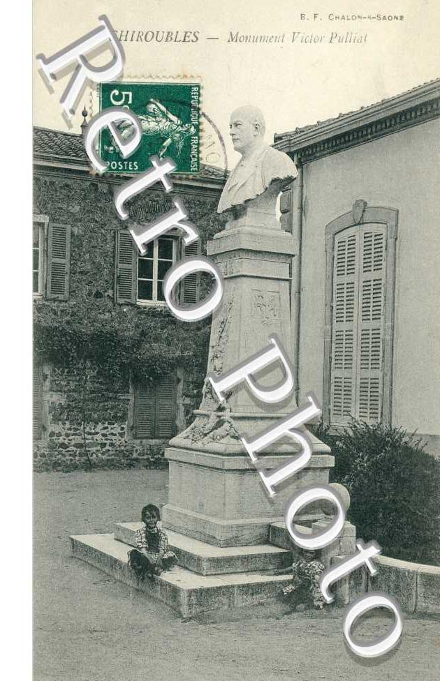 monument Victor Pulliat