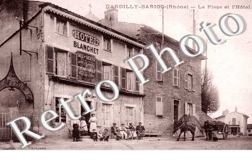 Bariod La place et l'Hotel