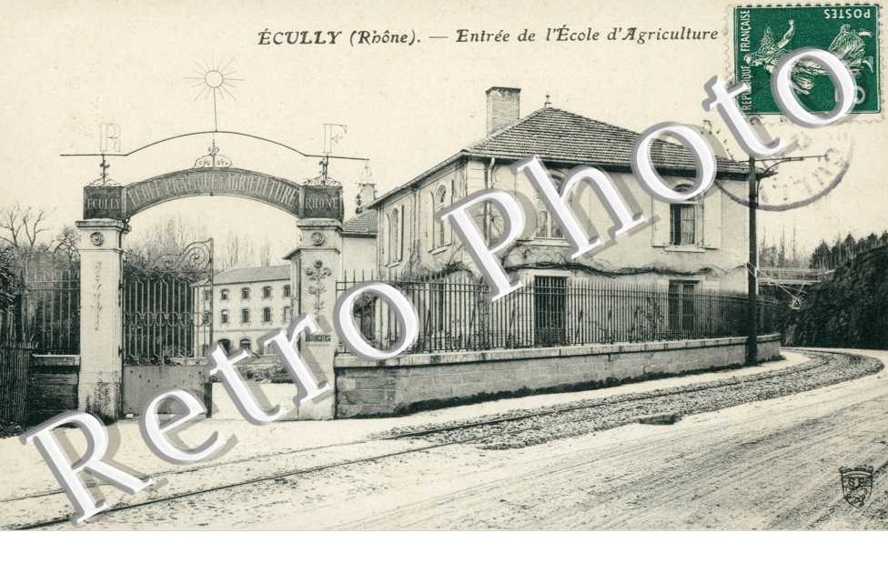 Entrée de l'Ecole d'agriculture