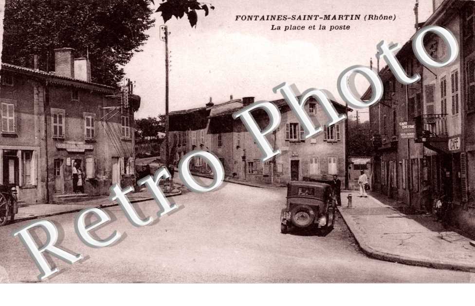 la place et la poste
