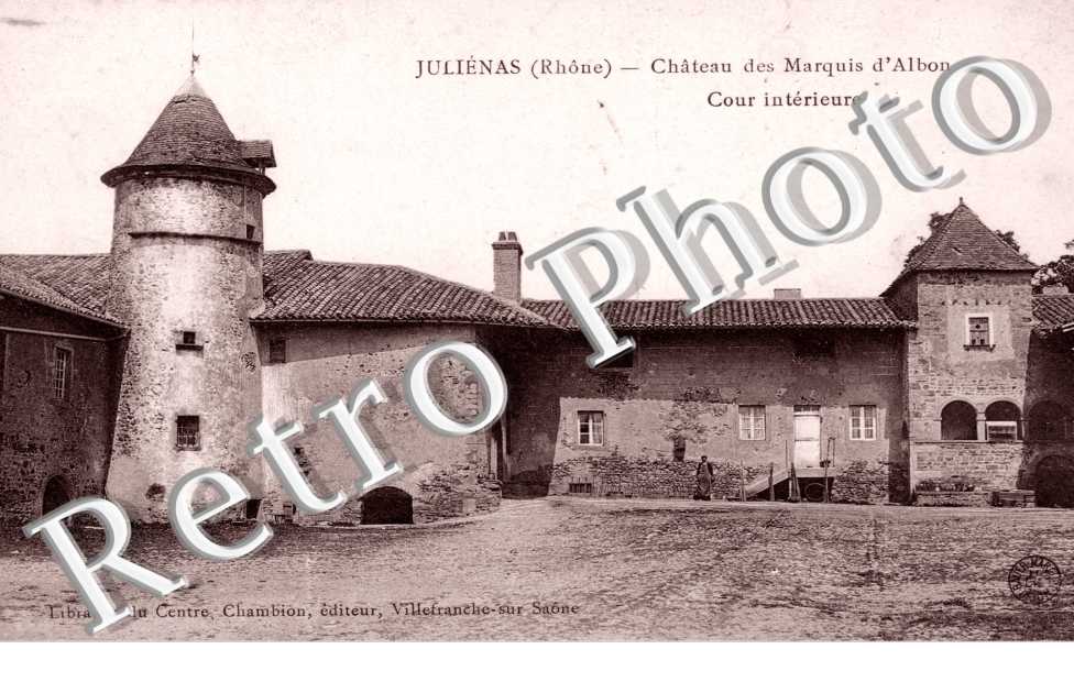 Chateau des Marquis d'Albon - Cour Intérieur