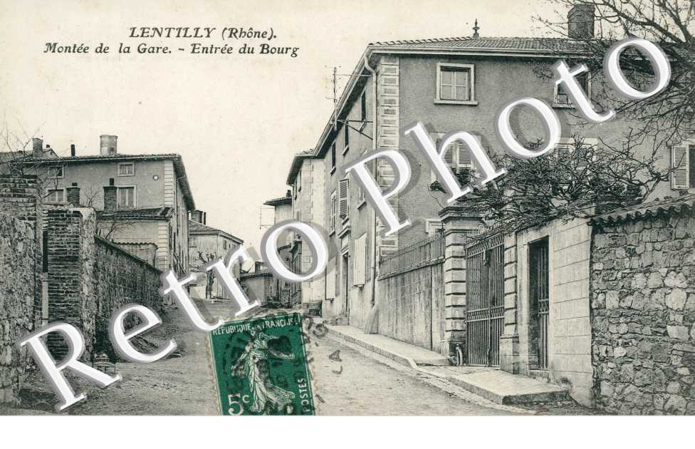 montee de la gare entree du bourg