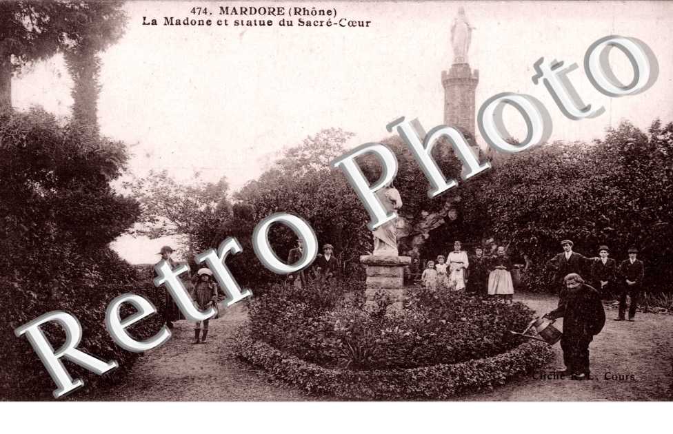 la Madone et la Statue du Sacre-Coeur