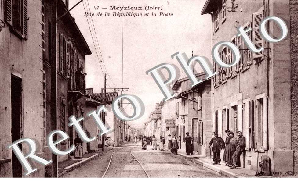 Rue de la republique et la poste