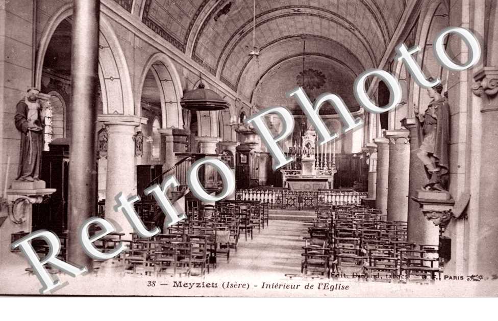 Interieur de l'eglise