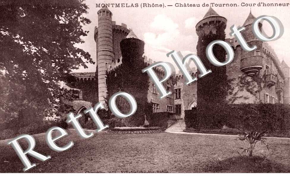 chateau de Tournon, cour d'honneur