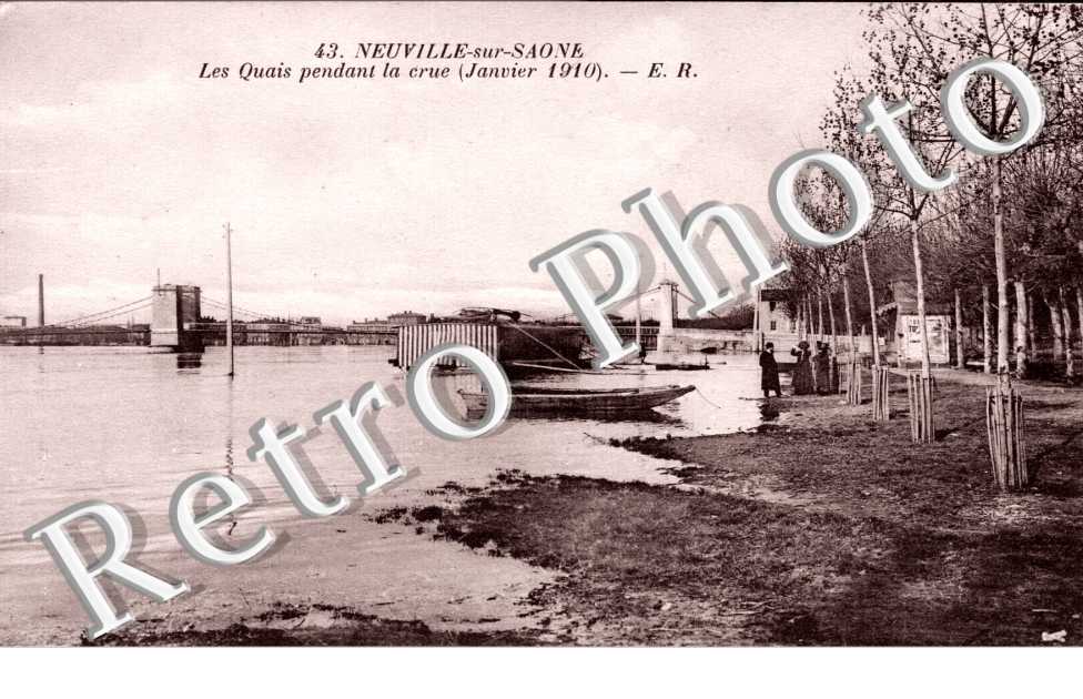 Les quais pendant la crue de janvier 1910