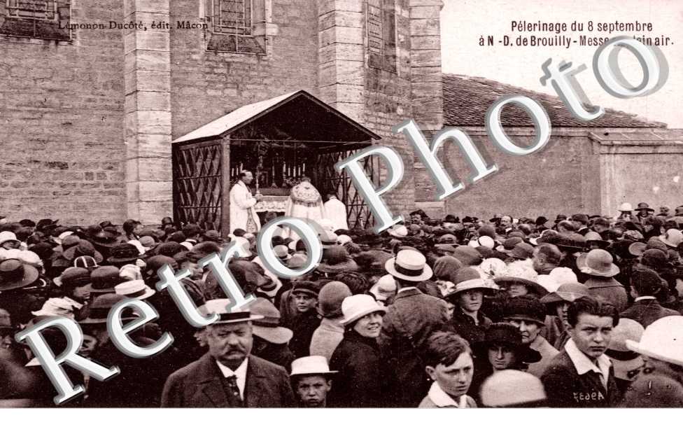 Pelerinage du 8 septembre a Notre-Dame de Brouilly, Messe en plein air