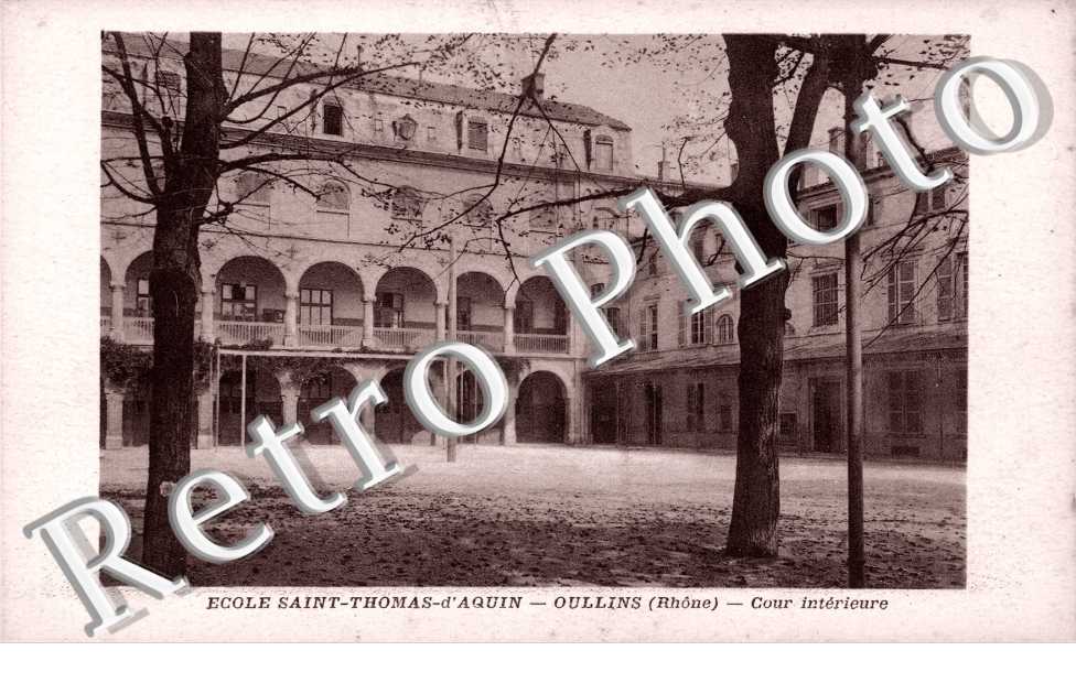 Ecole saint Thomas d'Aquin - Cour Interieure