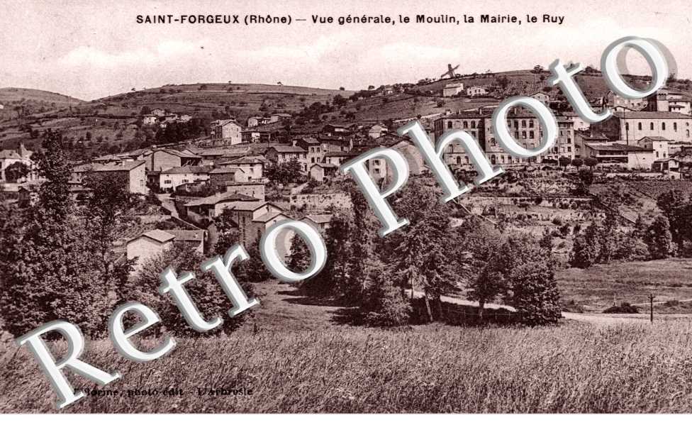 Vue Generale, le Moulin, la Mairie, le Ruy