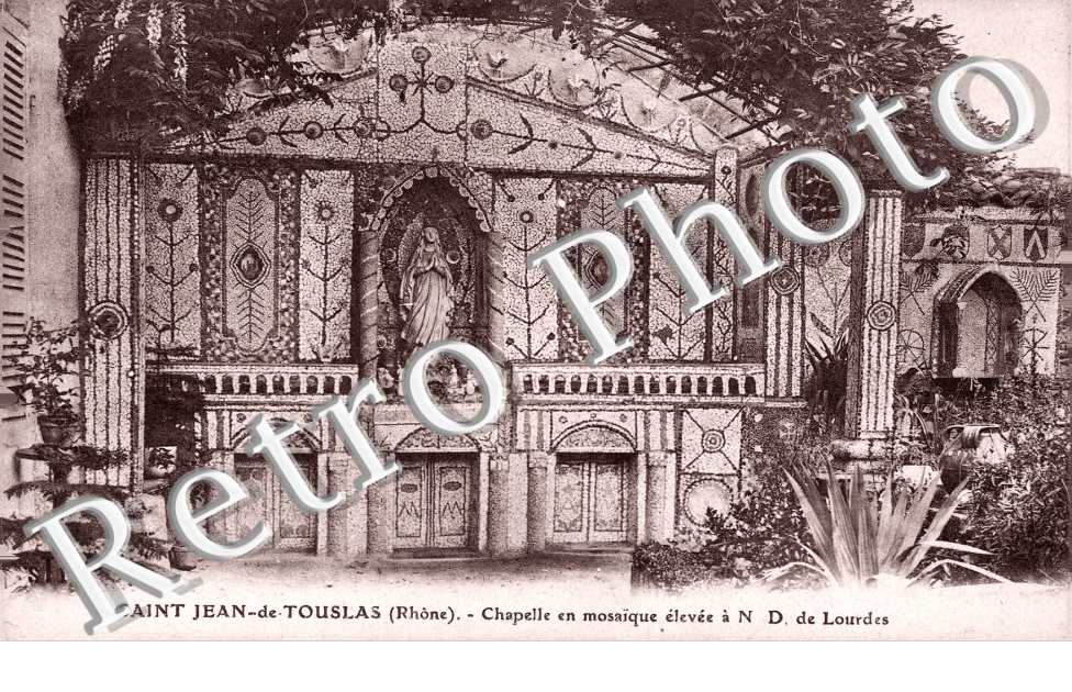 Chapelle en mosaïque élévée à ND de Lourdes