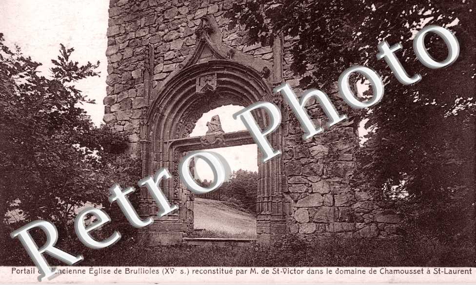 portail de l'ancienne église de Brullioles