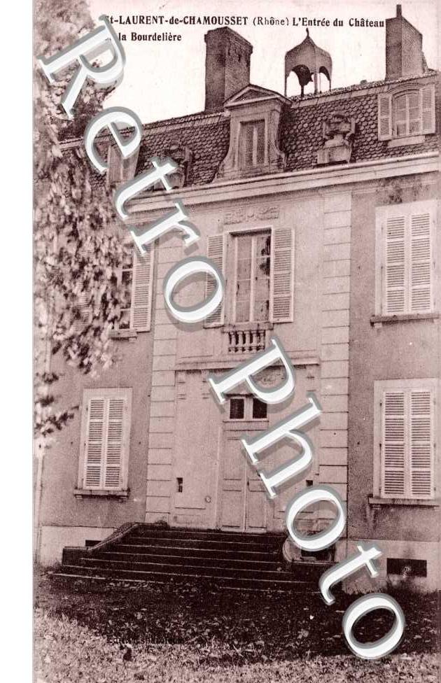 l'entrée du château de la Bourdelière