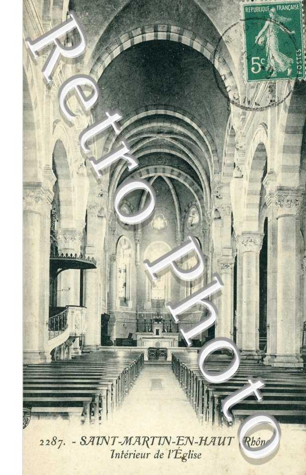 Interieur de l'eglise